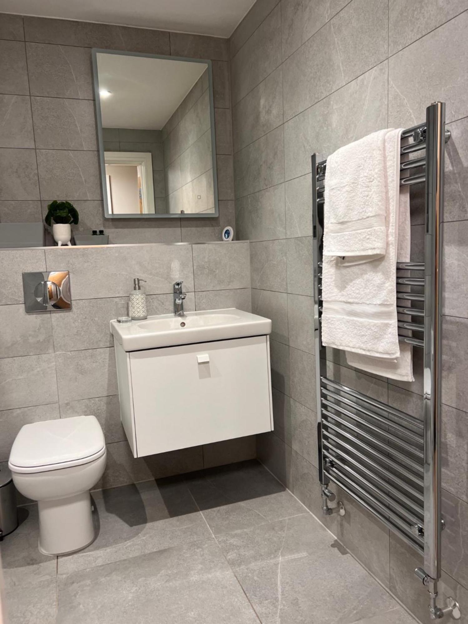 Modern Apartment - Bhx Nec - Free Secure Gated Parking Solihull Ngoại thất bức ảnh