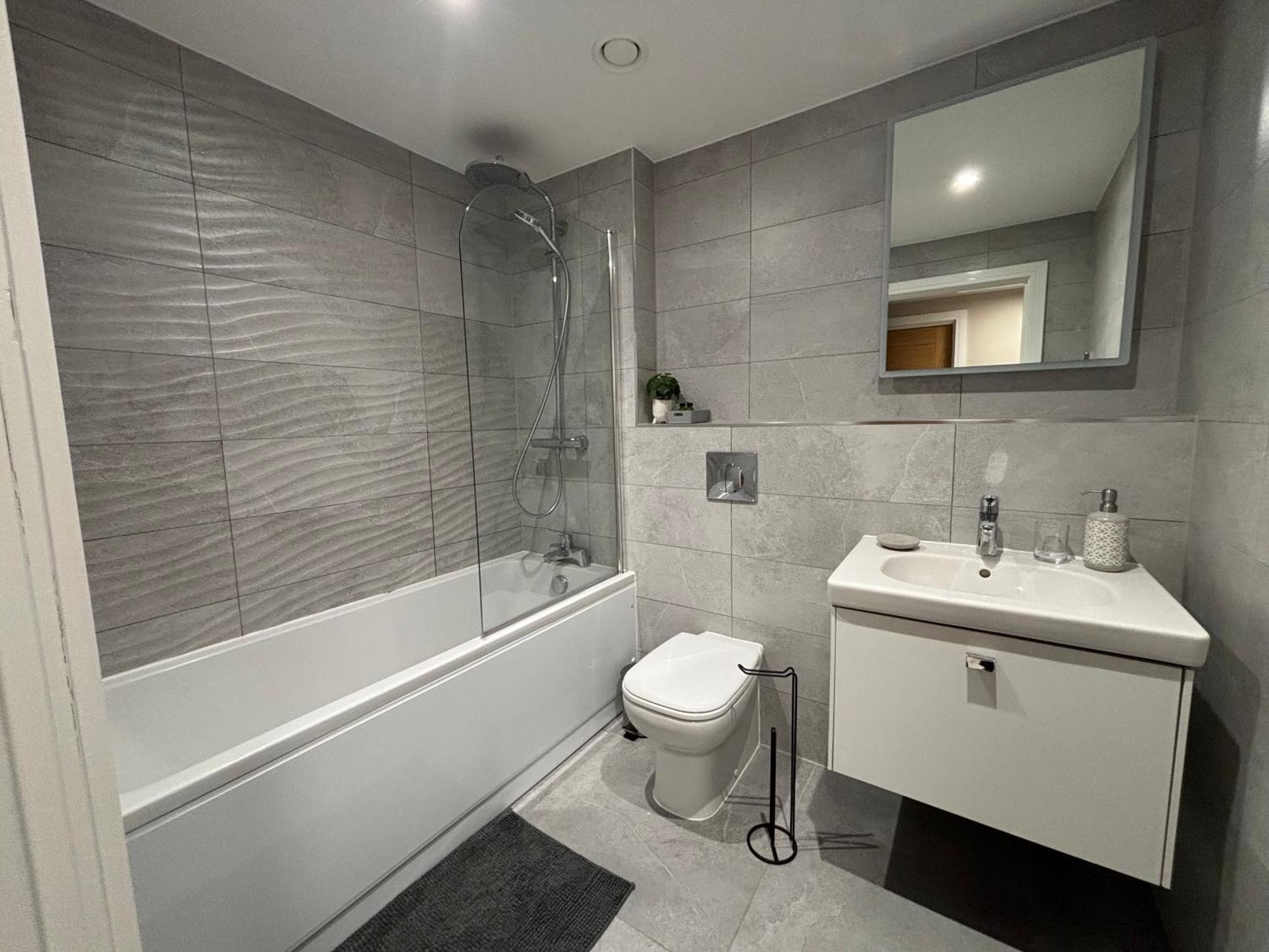 Modern Apartment - Bhx Nec - Free Secure Gated Parking Solihull Ngoại thất bức ảnh